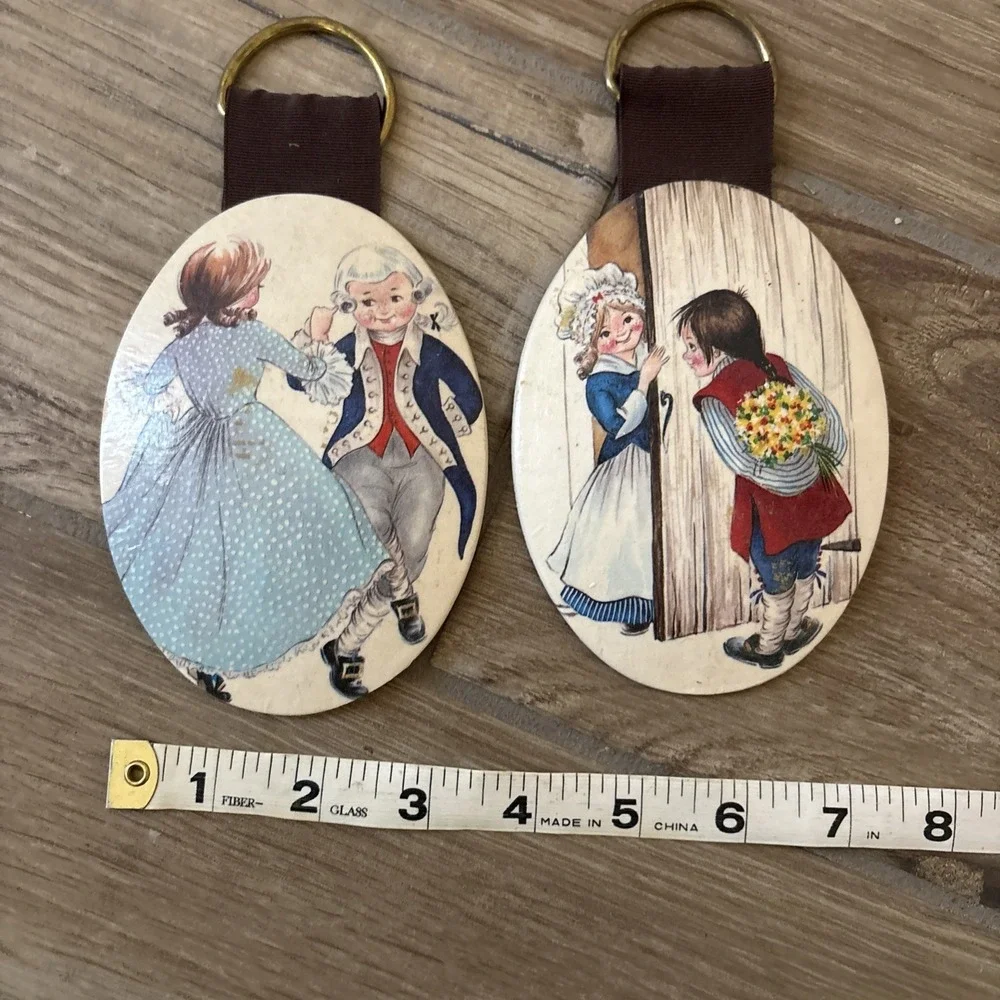 Vintage Oval‎ Decoupage Wall Plaques 2 Piece Set